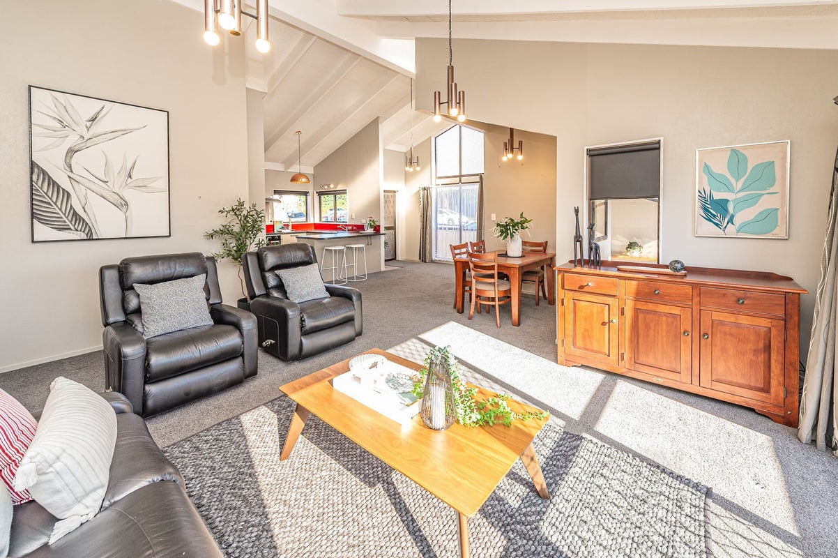 6 Campbell Street, Whanganui, Whanganui - Carousel 1