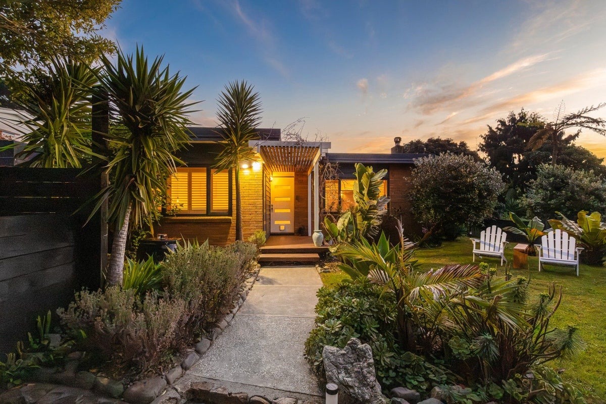 19 Hillcrest Road, Raumati South, Paraparaumu - Carousel 1