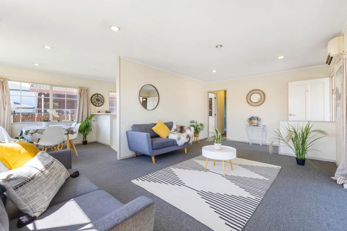 17 Heathridge Place, Burswood, Auckland - Carousel 2