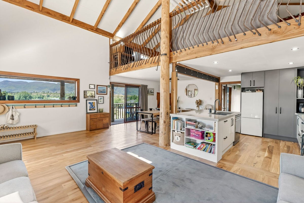 42 Main Road, Luggate, Wanaka - Carousel 2