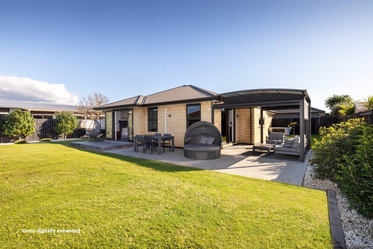 8 Cupples Street, Papamoa Beach, Papamoa - Carousel 1