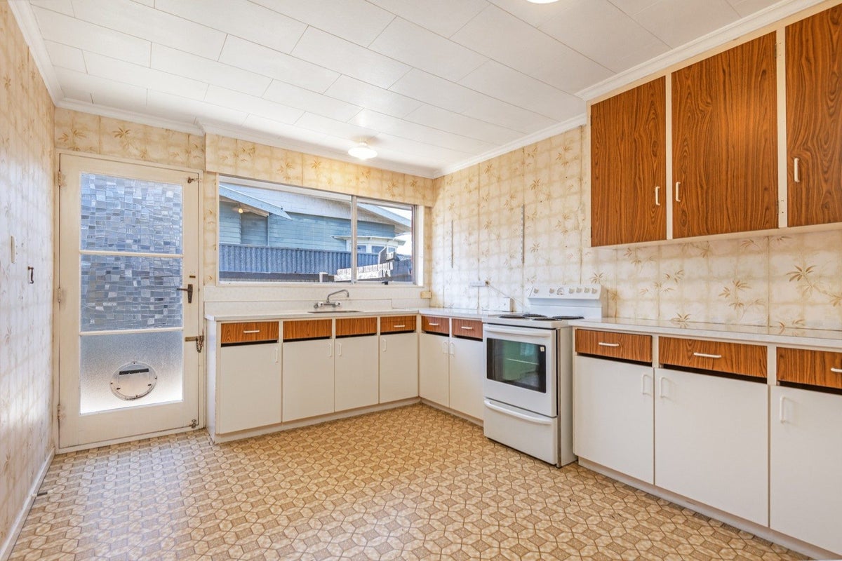4 Nikau Street, Takaro, Palmerston North - Carousel 2