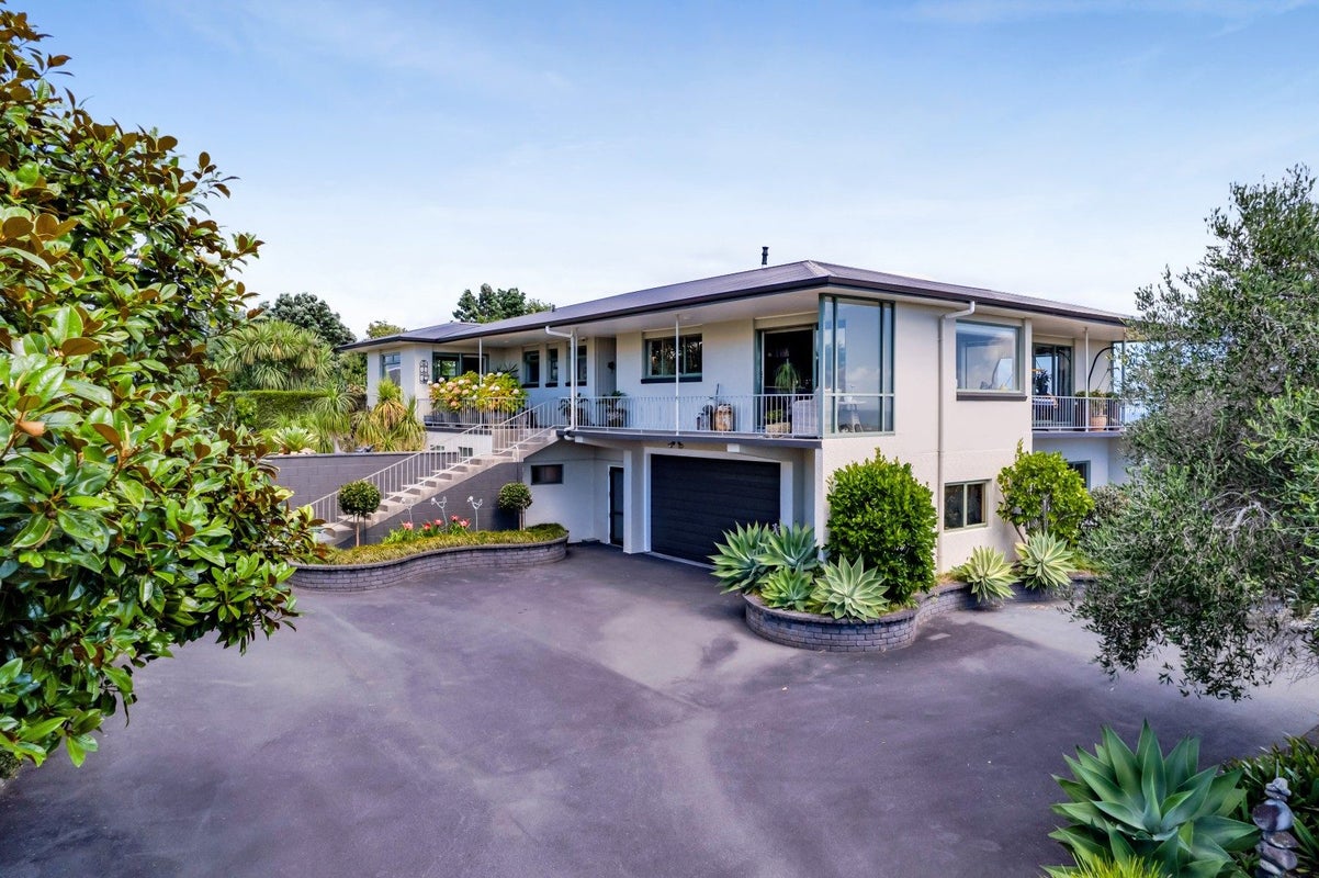 24 Darwin Crescent, Spotswood, New Plymouth - Carousel 1