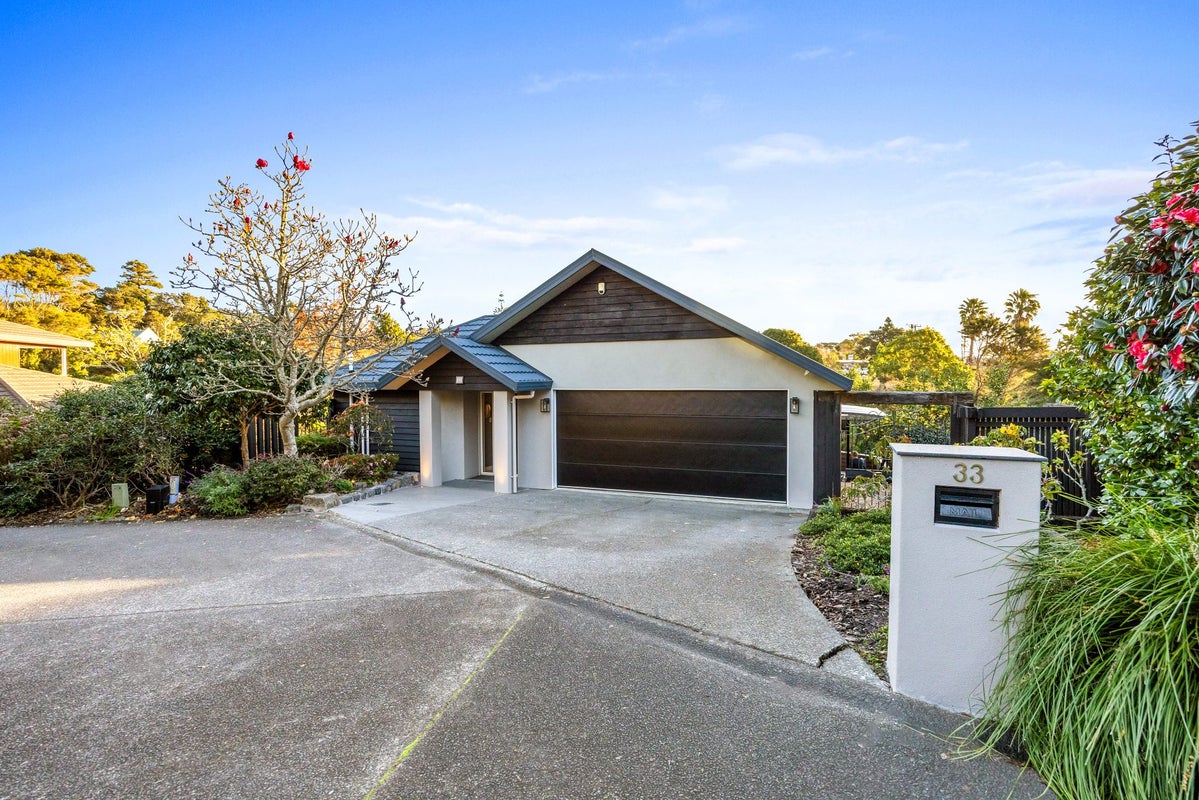 33 Chamari Close, Titirangi, Auckland - Carousel 1