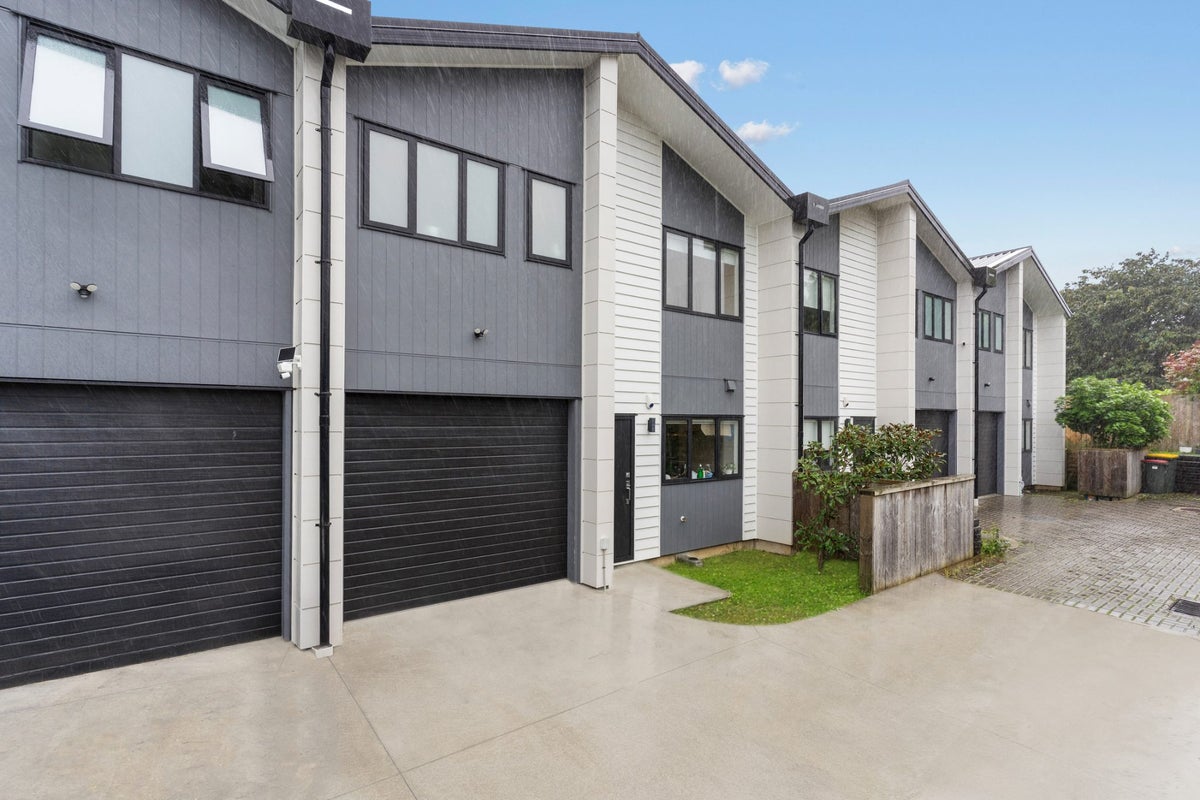 4/81 Pilkington Road, Panmure, Auckland - Carousel 1
