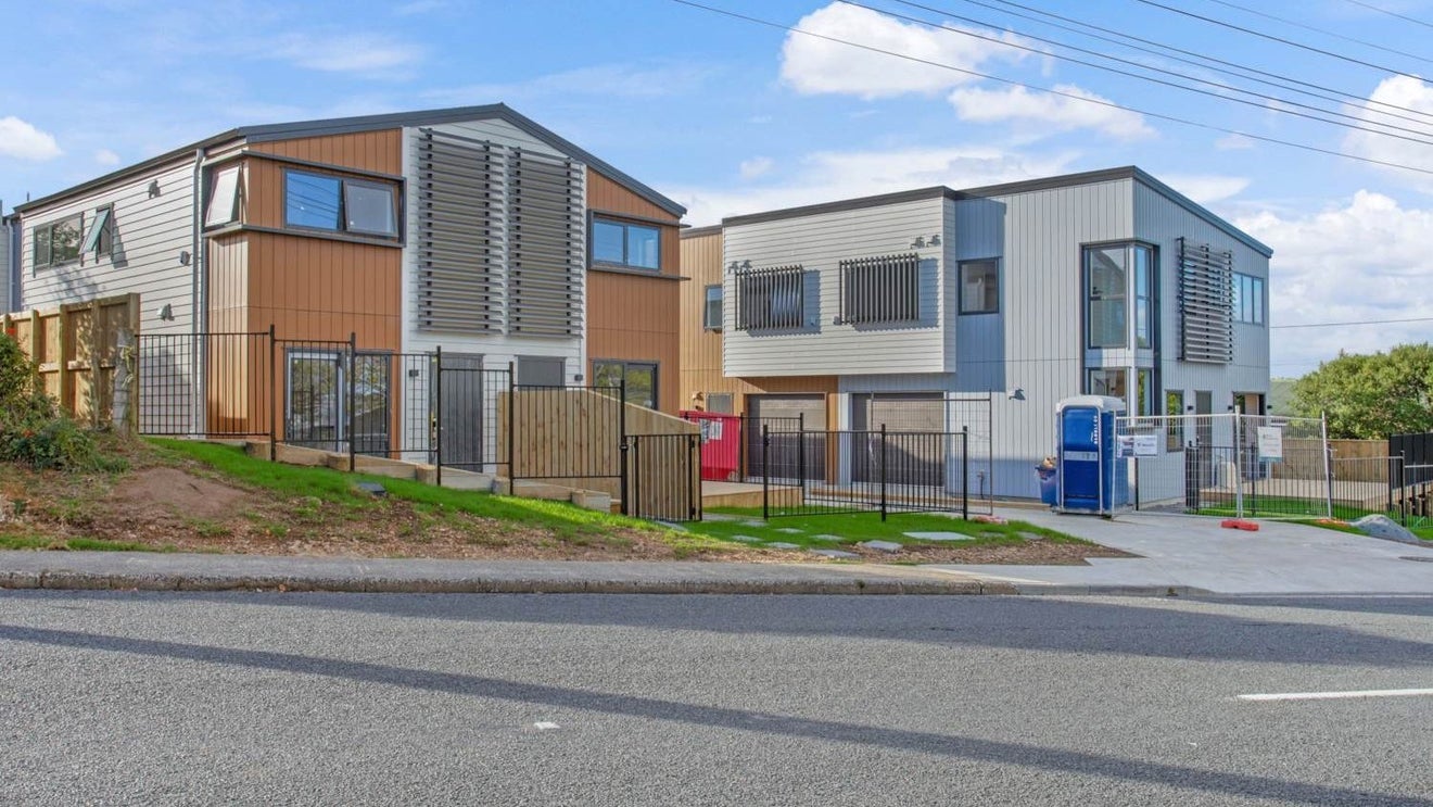 8/196 Royal Road, Massey, Auckland - Carousel 1