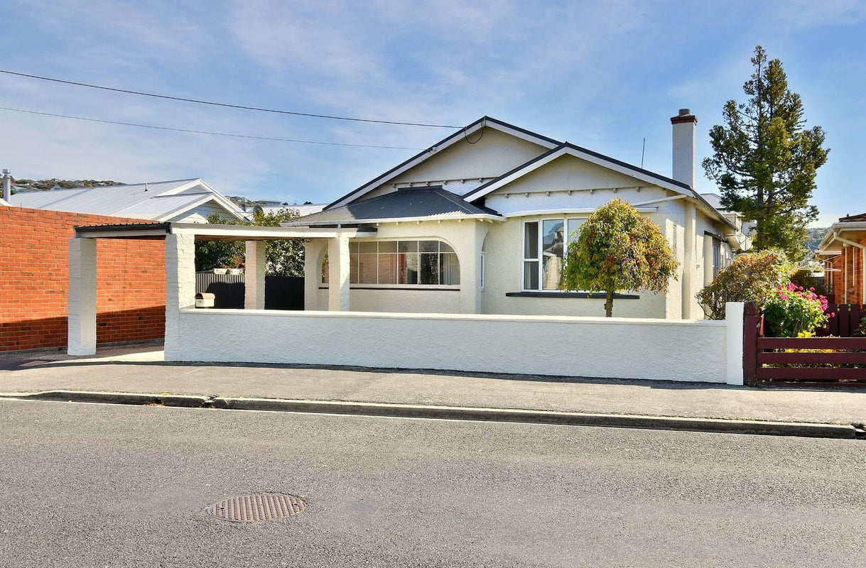 64 Hargest Crescent, Saint Kilda, Dunedin - Carousel 1
