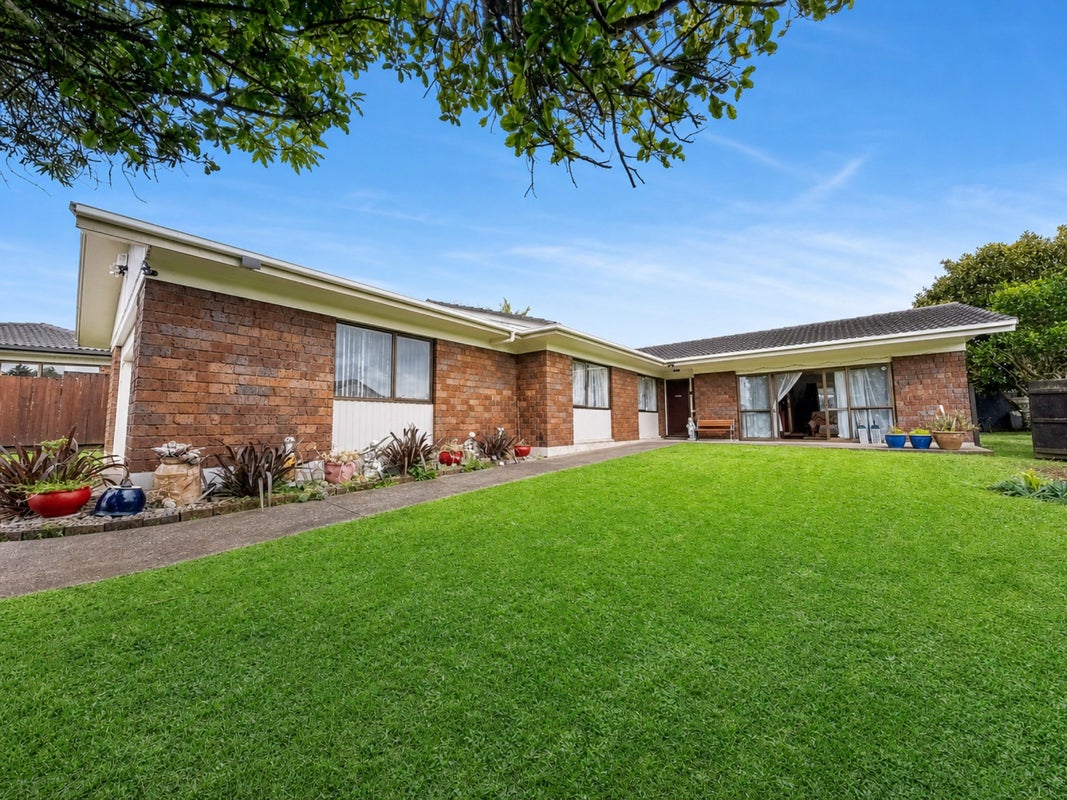 36 Frank Evans Place, Henderson, Auckland - Carousel 1
