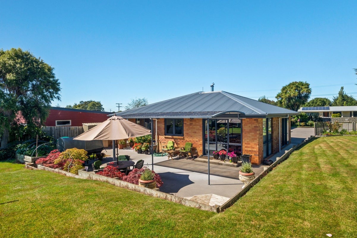 36B Main Street, Weston, Oamaru - Carousel 1