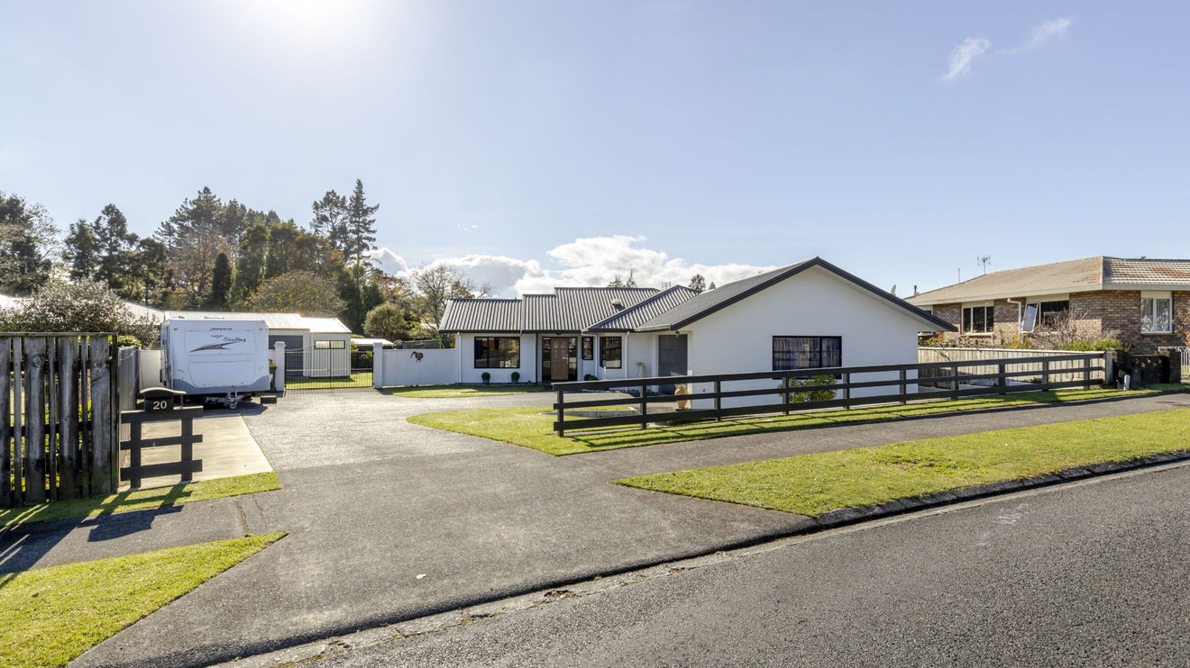 20 Kowhai Street, Inglewood, Inglewood - Carousel 1