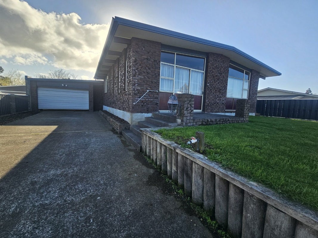 8 Rewa Street, Inglewood, New Plymouth, Taranaki - Carousel 1