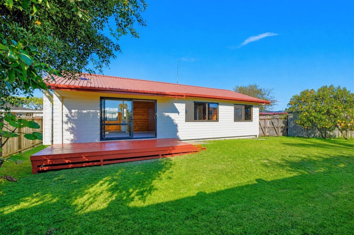 13B Sunrise Avenue, Mount Maunganui, Mount Maunganui - Carousel 1
