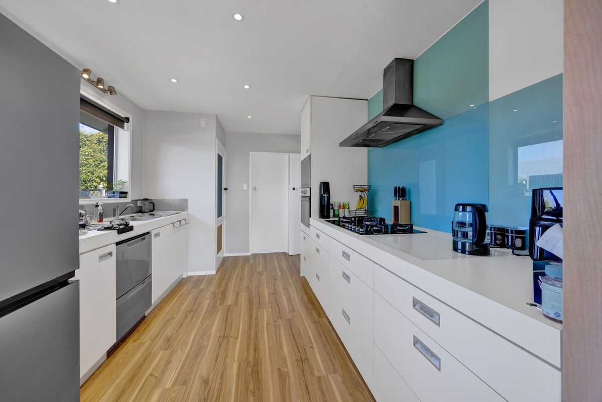 54 Cressida Avenue, Stratford, Stratford - Carousel 2