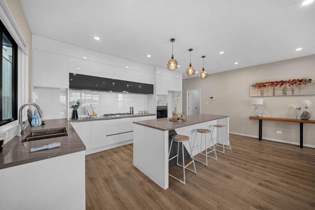 126 Thomas Road, Flat Bush, Auckland - Carousel 2