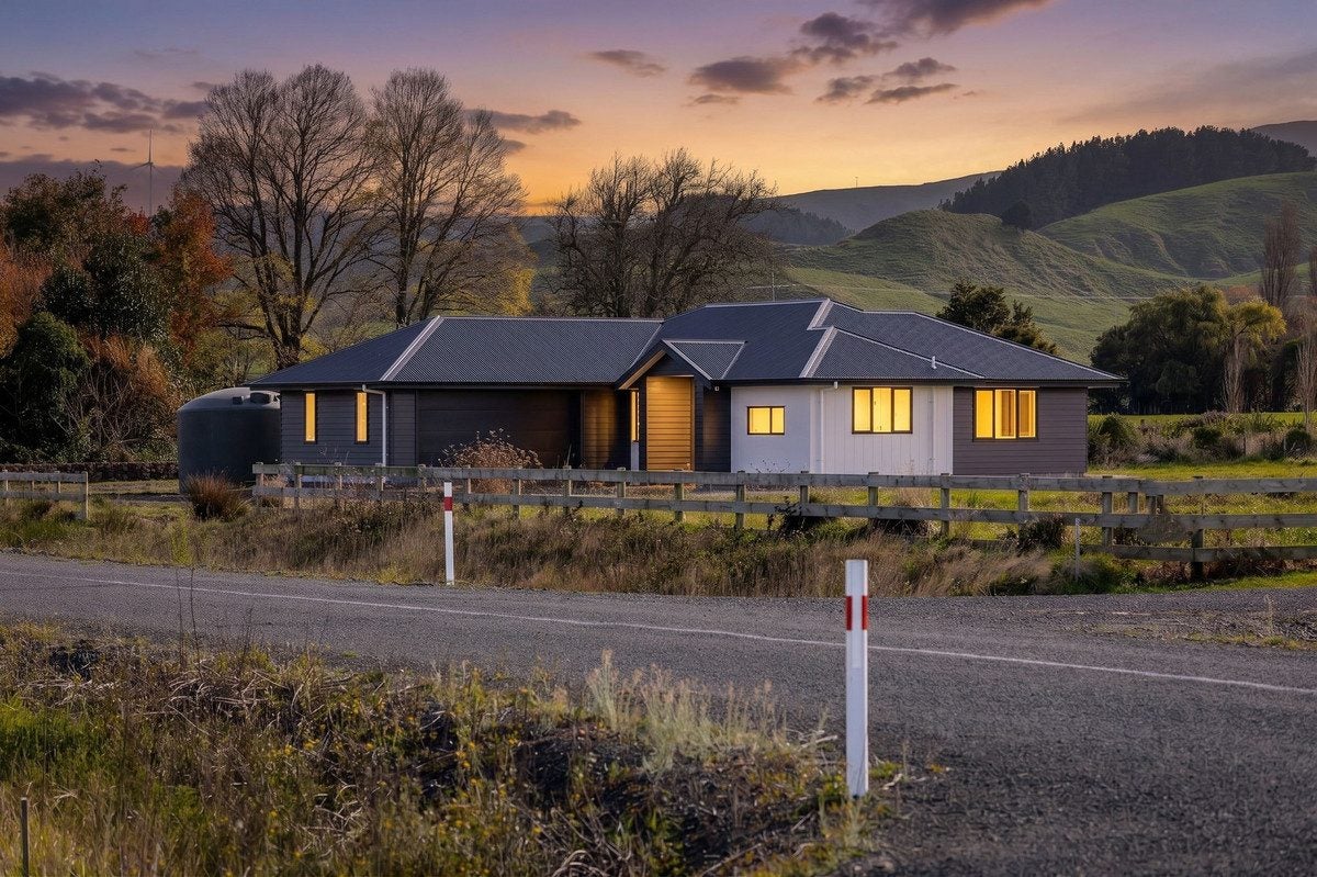 21 Latha Grove, Woodville, Woodville - Carousel 1