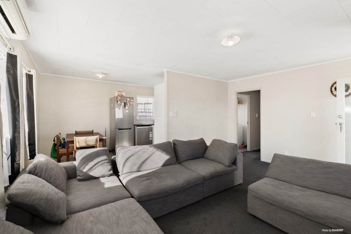 1/62 Redcrest Avenue, Red Hill, Papakura - Carousel 2