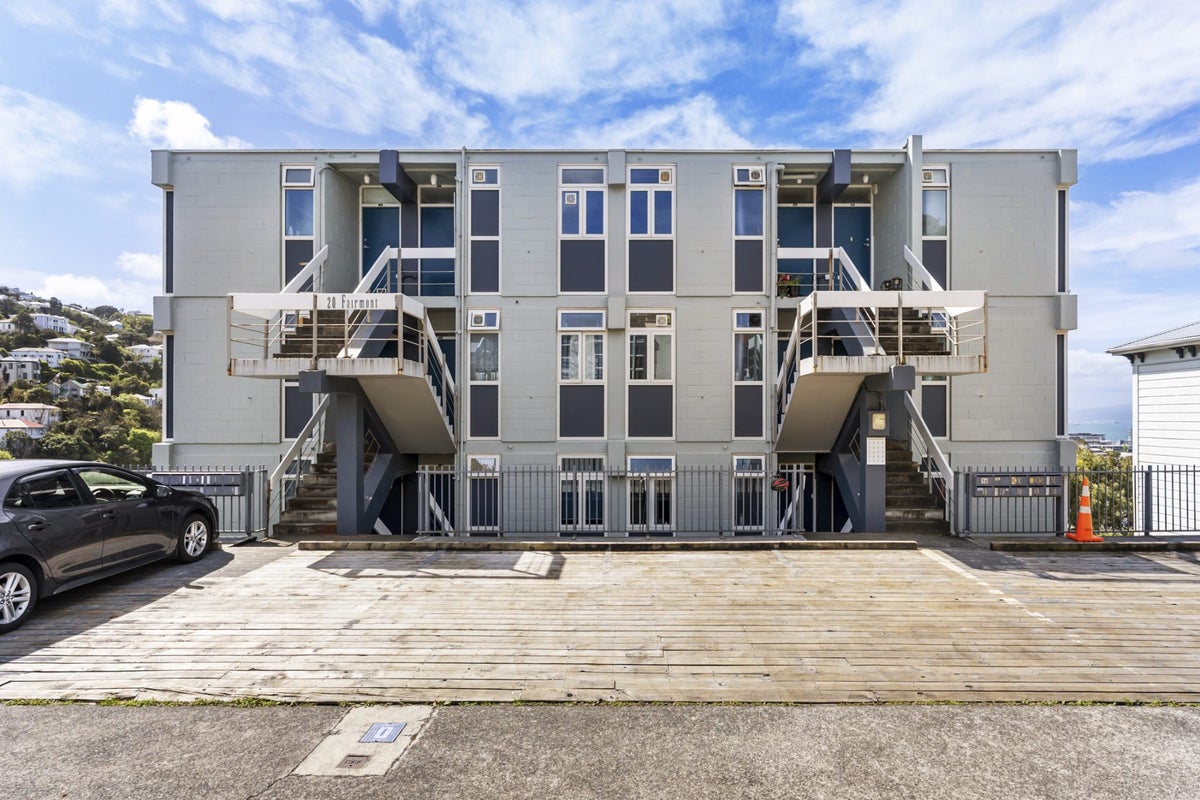3D/20 Maarama Crescent, Aro Valley, Wellington - Carousel 2