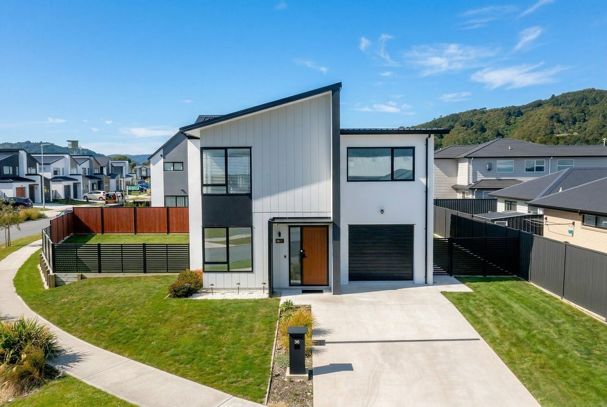 36 Cynisca Crescent, Wallaceville, Upper Hutt - Carousel 1
