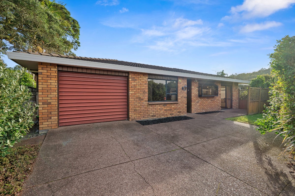 8A Forest Glen, Orewa, Orewa - Carousel 1