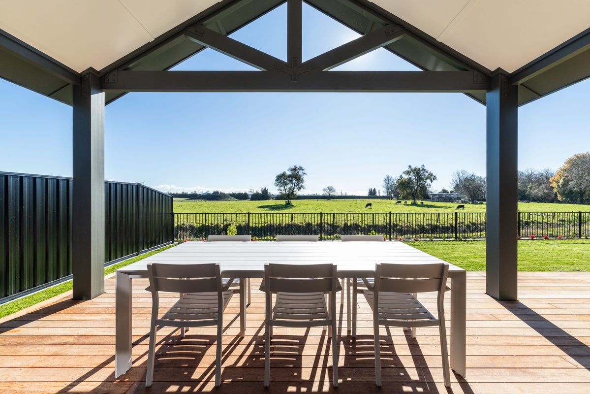 33 Crombie Avenue, Havelock North, Hastings - Carousel 1