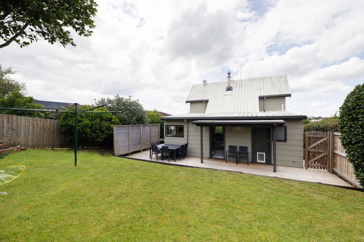 29 Glendale Drive, Dinsdale, Hamilton - Carousel 3