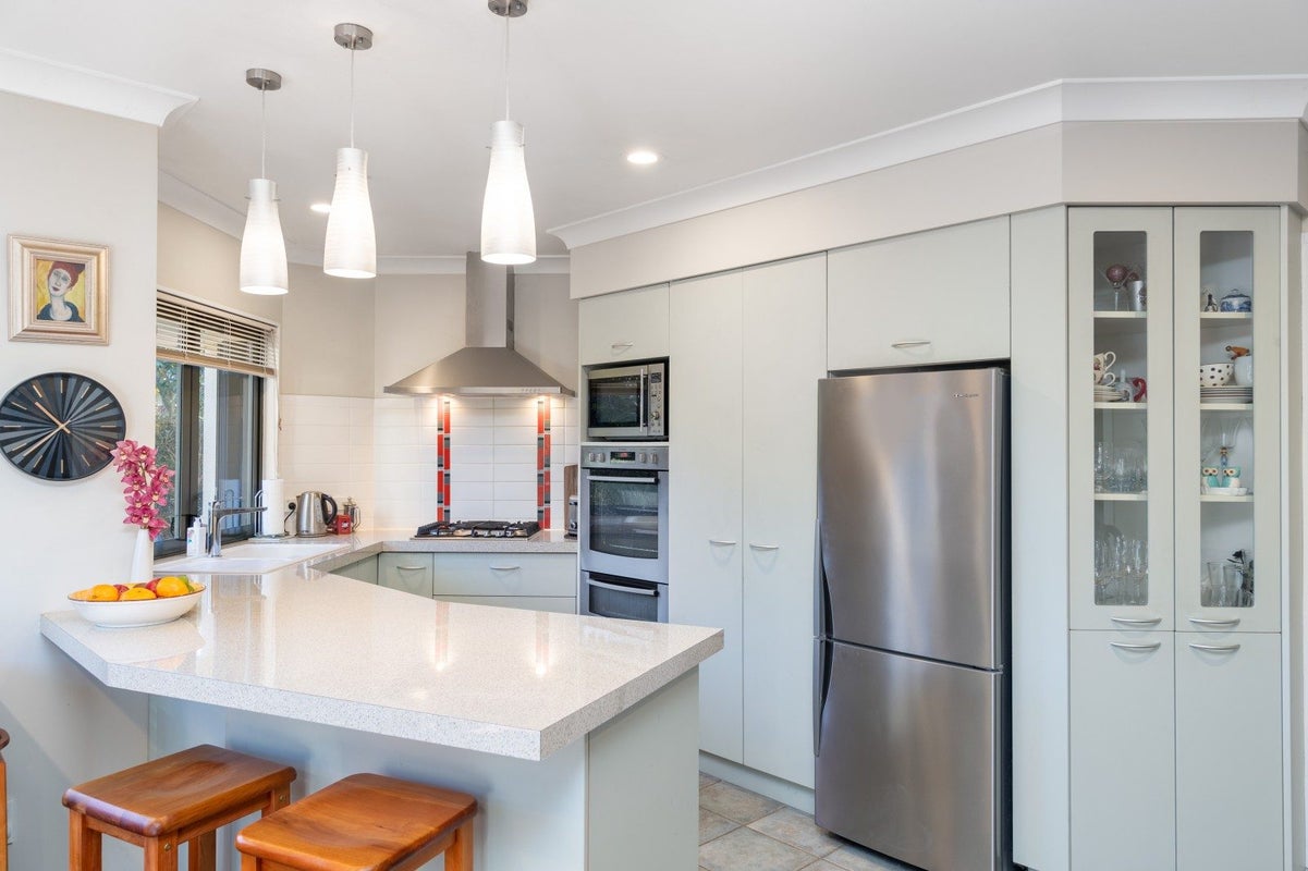 17 Mary Huse Grove, Manor Park, Lower Hutt - Carousel 1