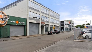 2/33 Hania Street, Mount Victoria, Wellington - Carousel 1