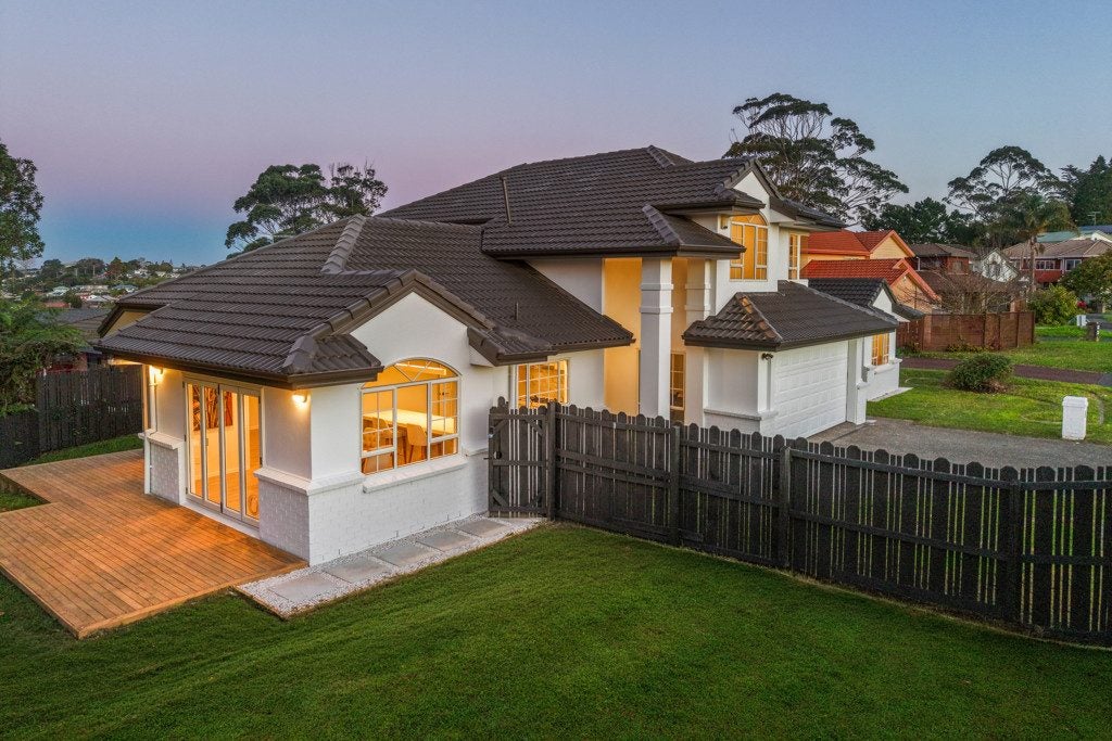 18 Lorikeet Place, Unsworth Heights, Auckland - Carousel 1