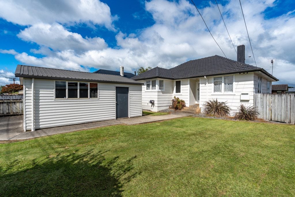23 Portal Crescent, Beerescourt, Hamilton - Carousel 1