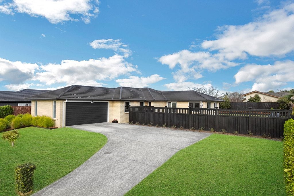 15 Malbec Place, Huapai, Kumeu - Carousel 2