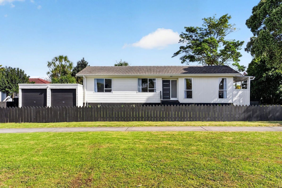 7 Hinton Place, Weymouth, Auckland - Carousel 1