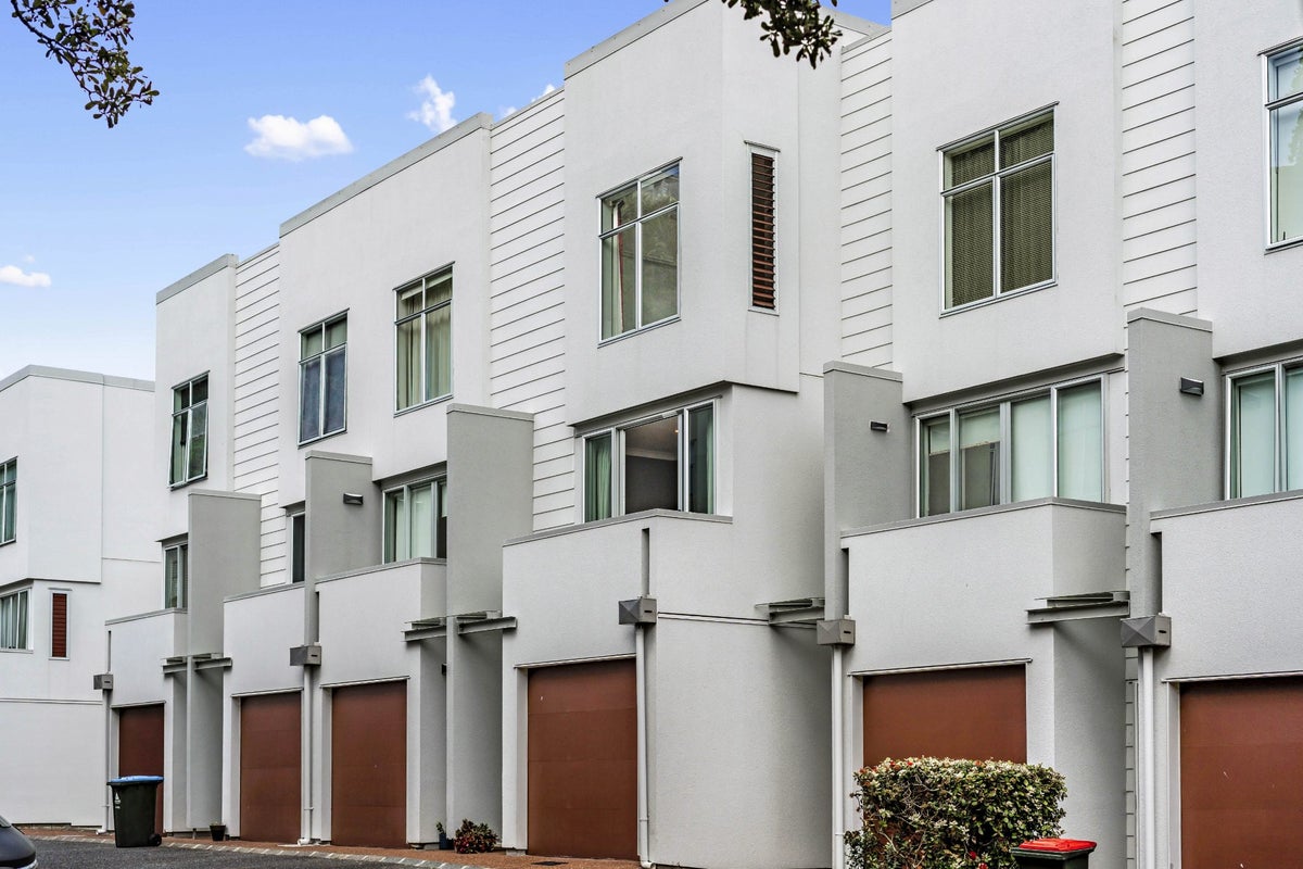 9/852 Mount Eden Road, Three Kings, Auckland - Carousel 1