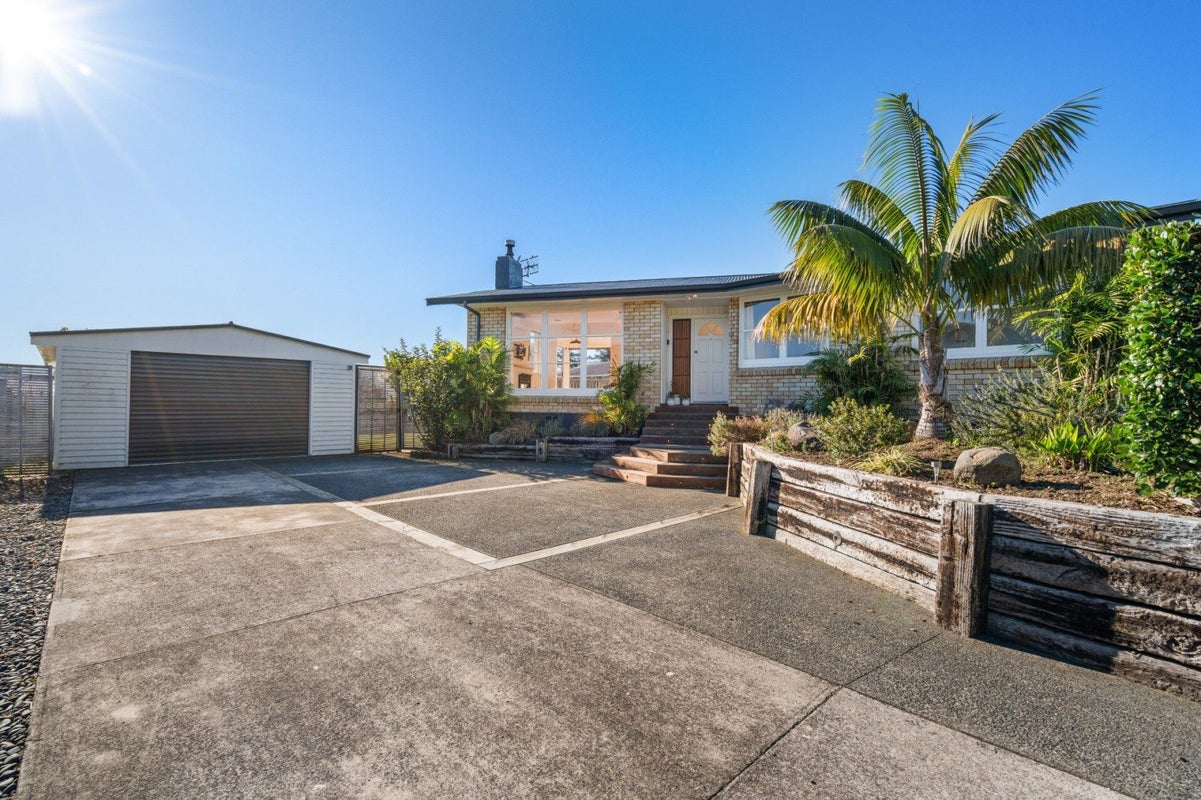 4 Beaufort Avenue, Brookfield, Tauranga - Carousel 1