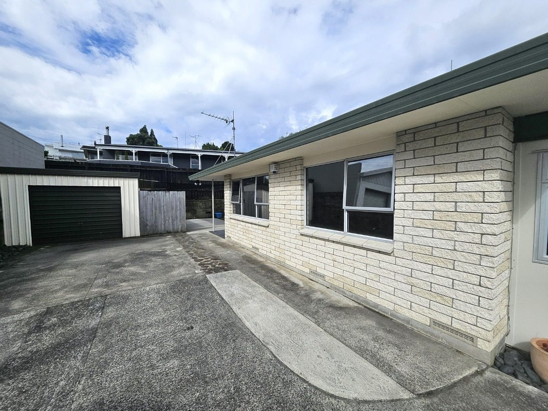 11B Crombie Street, Bellevue, Tauranga - Carousel 2