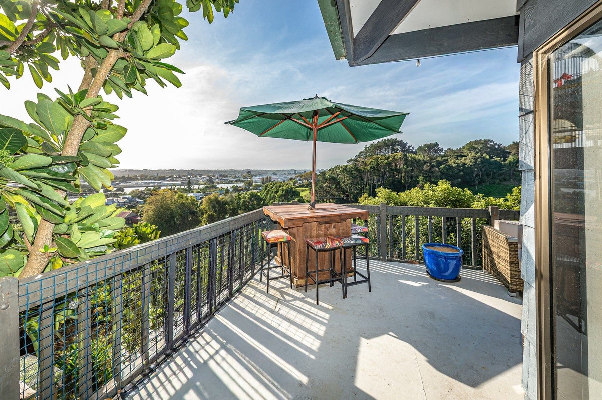 14 Ngatarua Road, Putiki, Whanganui - Carousel 1