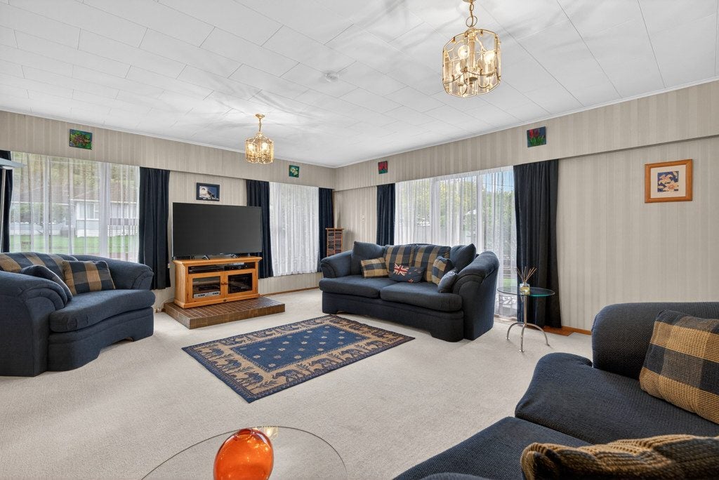 92 Peel Place, Wainuiomata, Lower Hutt - Carousel 2