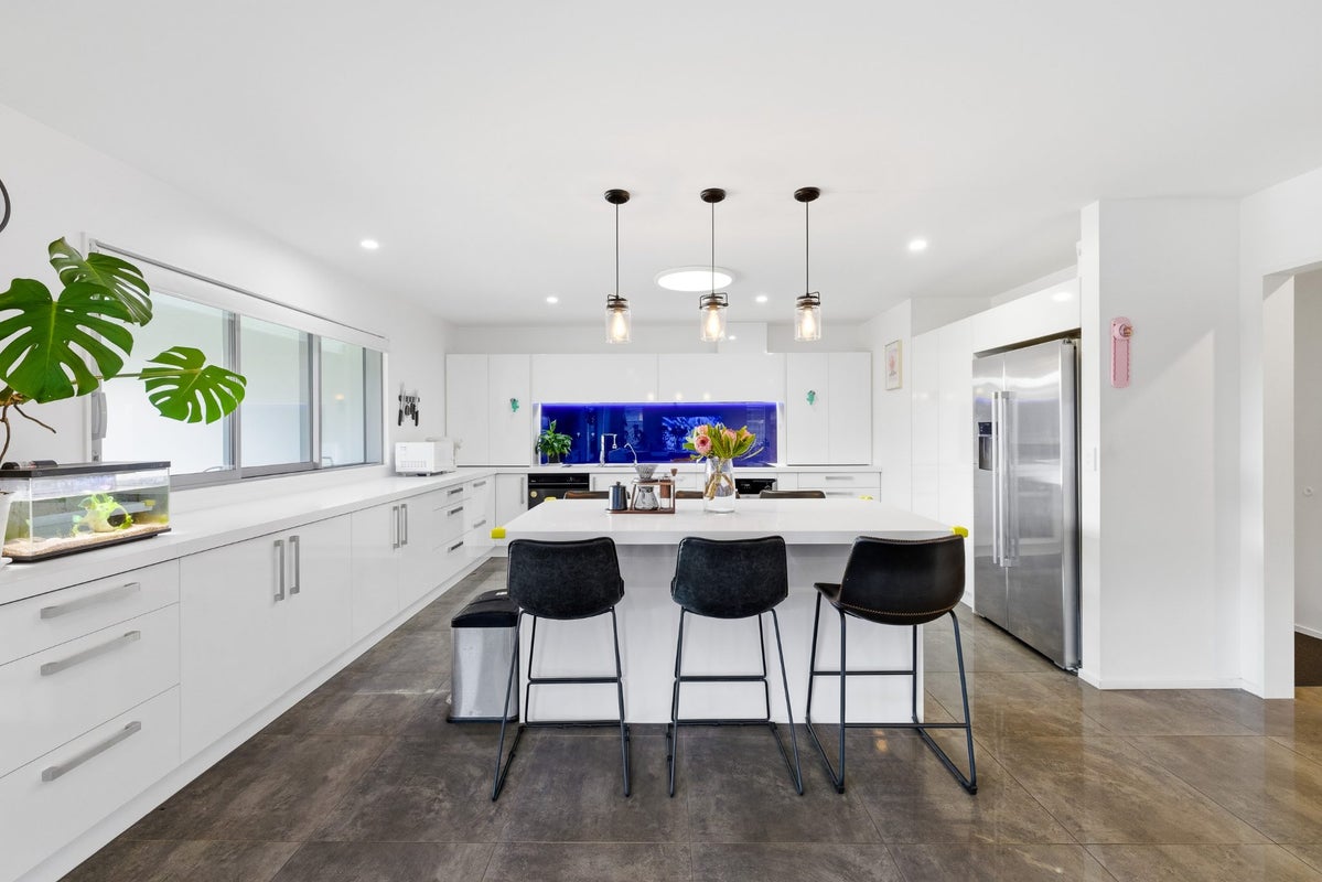 66 Bronco Drive, Aidanfield, Christchurch - Carousel 2