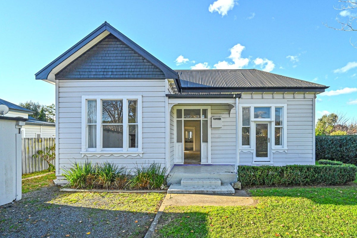 1001 Plunket Street, Saint Leonards, Hastings - Carousel 1