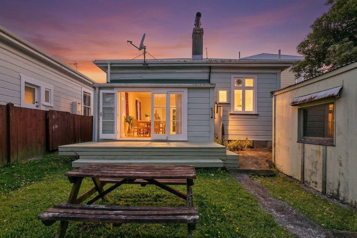 558 Adelaide Road, Berhampore, Wellington - Carousel 1