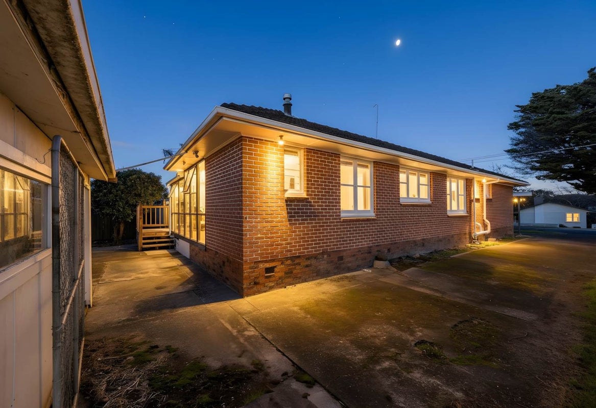 38 Longburn Road, Henderson, Henderson, Waitakere City, Auckland - Carousel 2