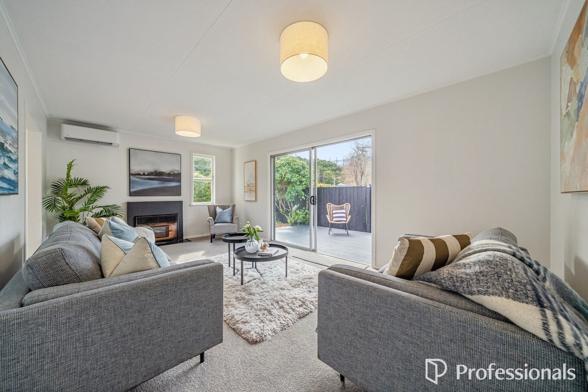 22 Golf Road, Manor Park, Lower Hutt - Carousel 2