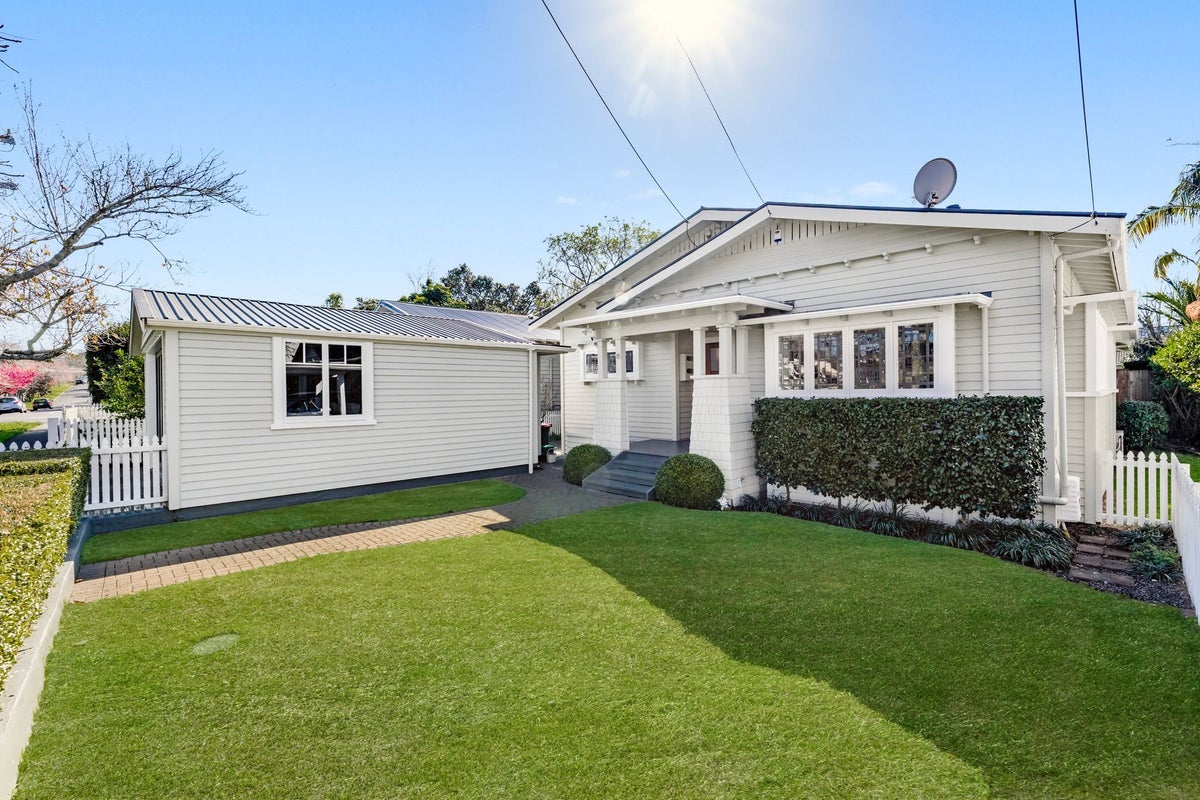 15 Greenfield Road, Epsom, Auckland - Carousel 2