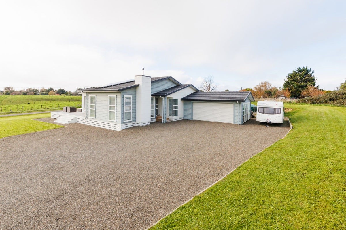 101 Clevely Line, Bunnythorpe, Palmerston North - Carousel 2