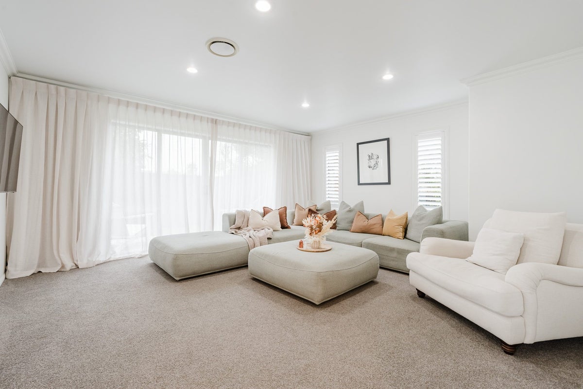 26 Nielsen Gardens, Rototuna, Hamilton - Carousel 2