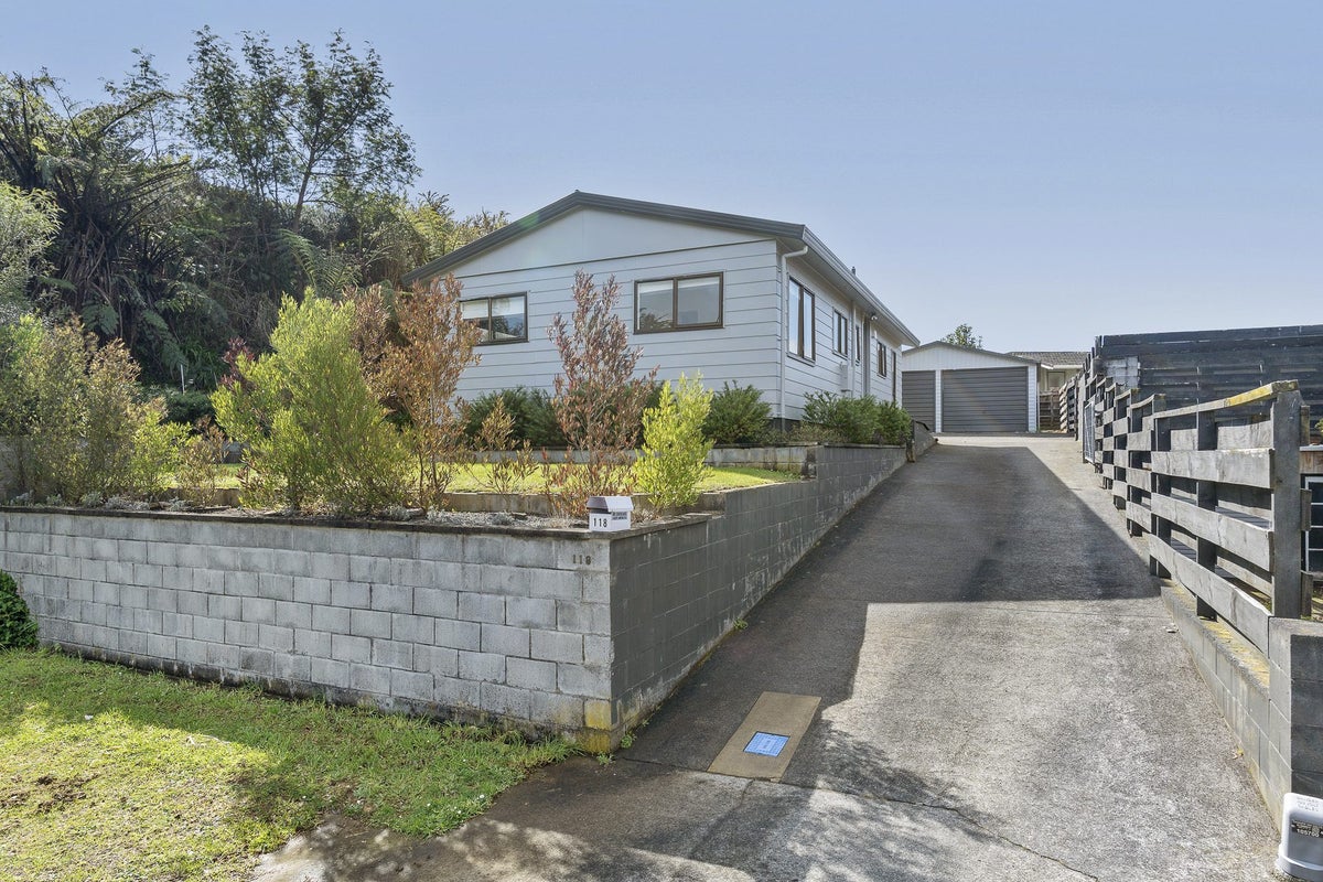 118 Riversdale Drive, Merrilands, New Plymouth - Carousel 1