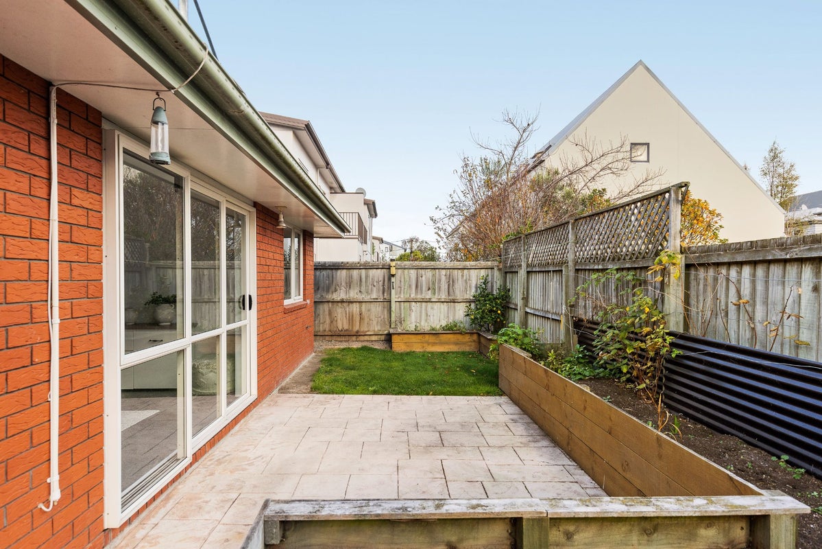 76B Fairfield Avenue, Addington, Christchurch - Carousel 13