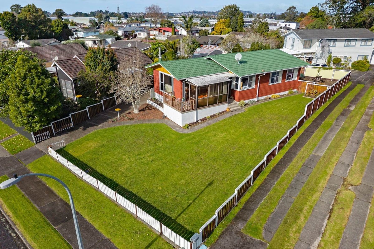 44 Hope Farm Avenue, Pakuranga Heights, Auckland - Carousel 1
