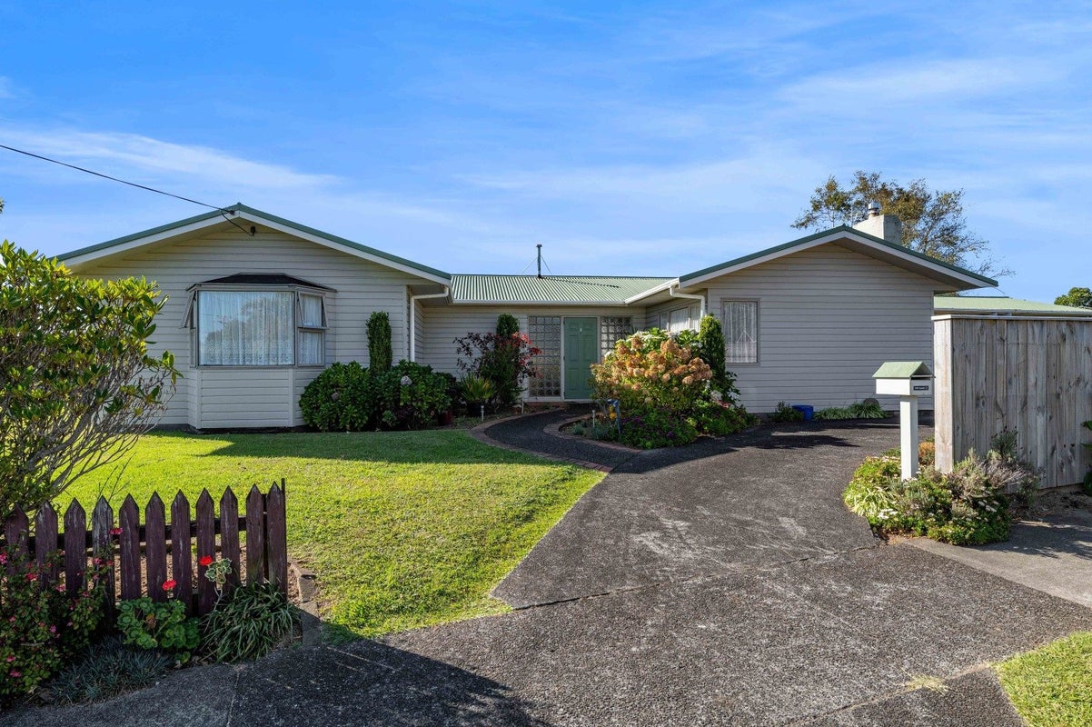 238 Huatoki Street, Upper Vogeltown, New Plymouth - Carousel 1