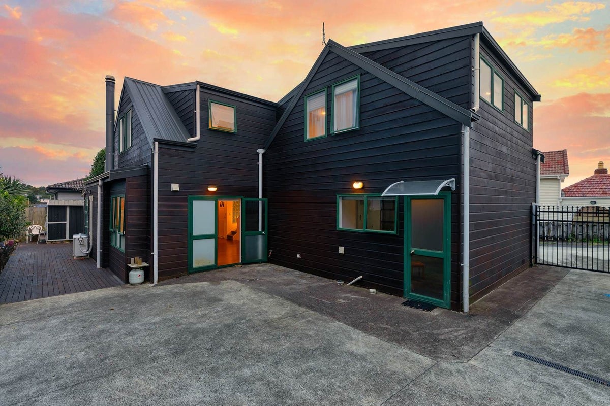 8 Marshall Laing Avenue, Mount Roskill, Auckland - Carousel 2