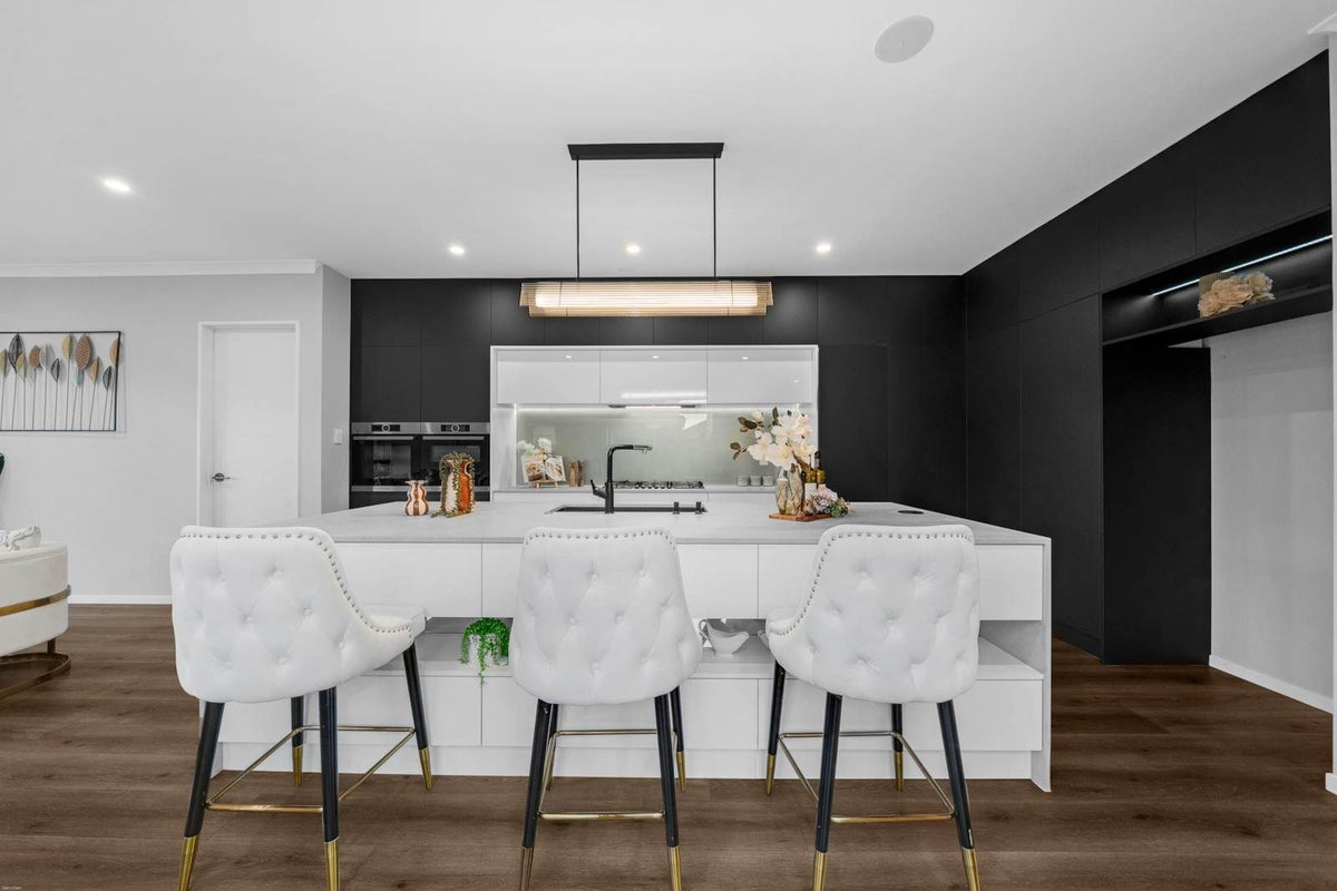 25 Koropa Road, Flat Bush, Auckland - Carousel 2